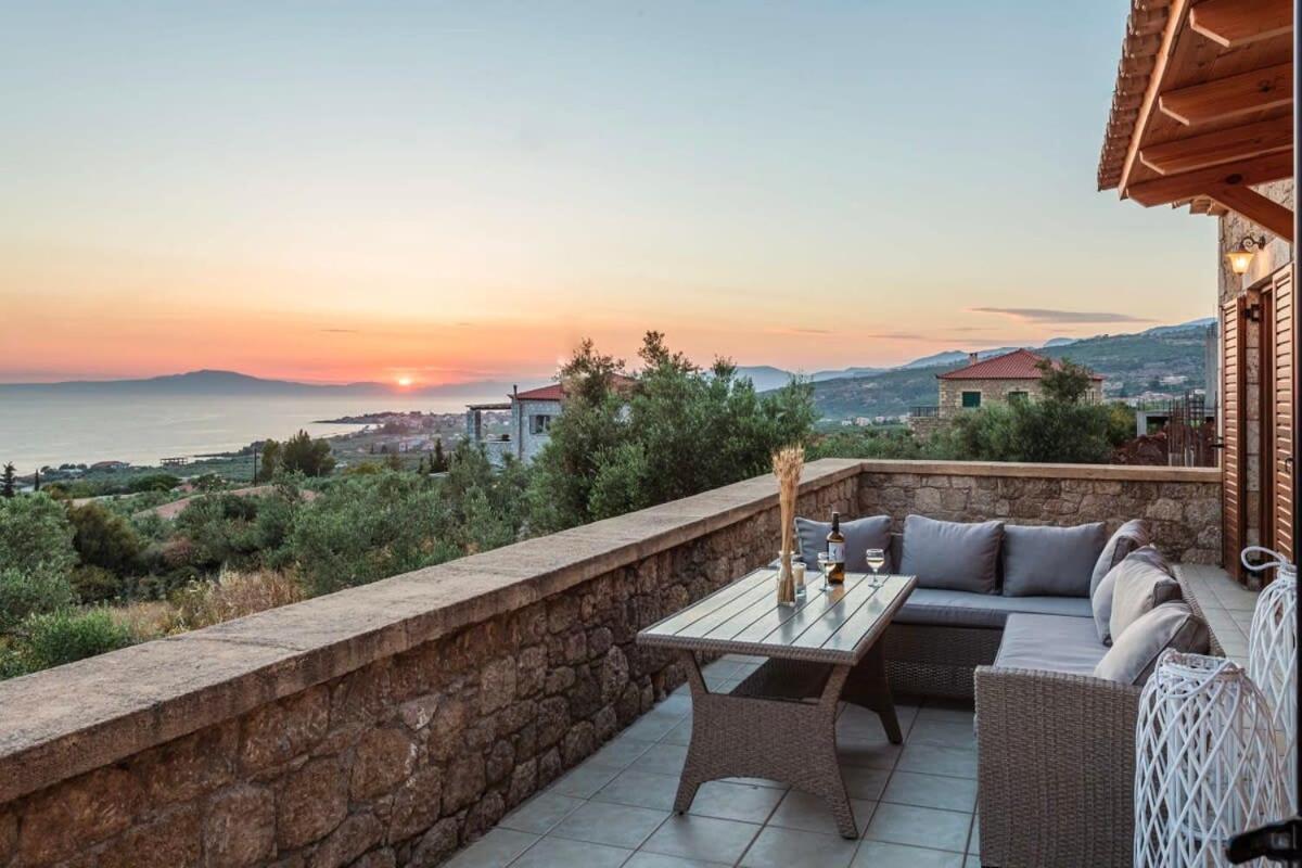 Mani Panoramic Seaviews - Luxury Summer Haven Levktron Экстерьер фото