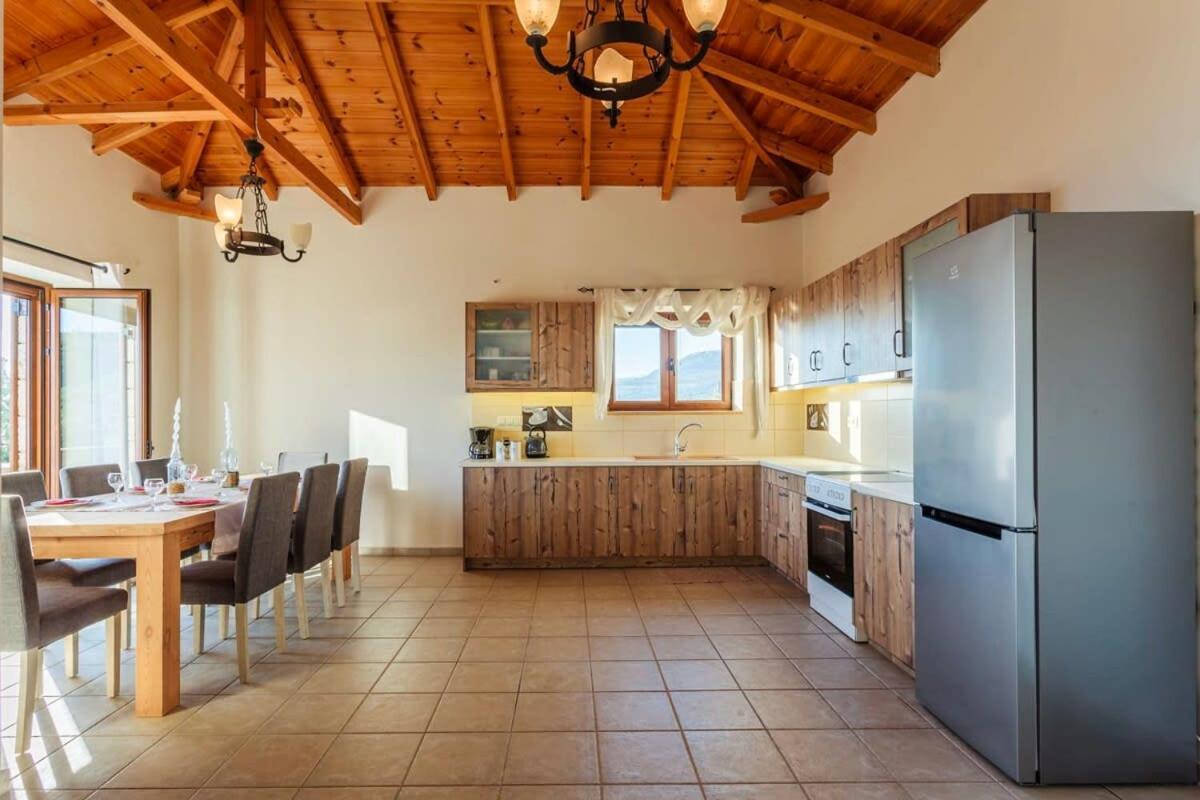 Mani Panoramic Seaviews - Luxury Summer Haven Levktron Экстерьер фото